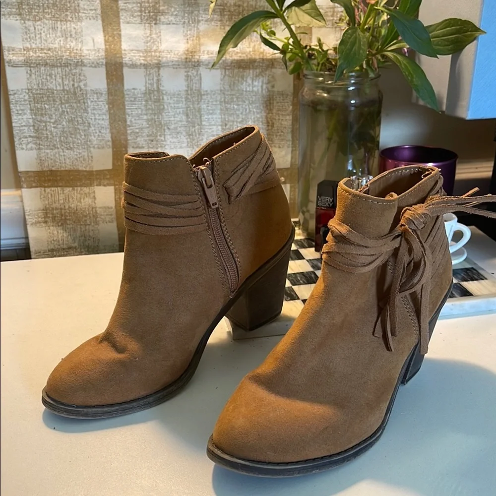 Time and Tru Brown Ankle Booties with Fringe - Picture 3 of 16